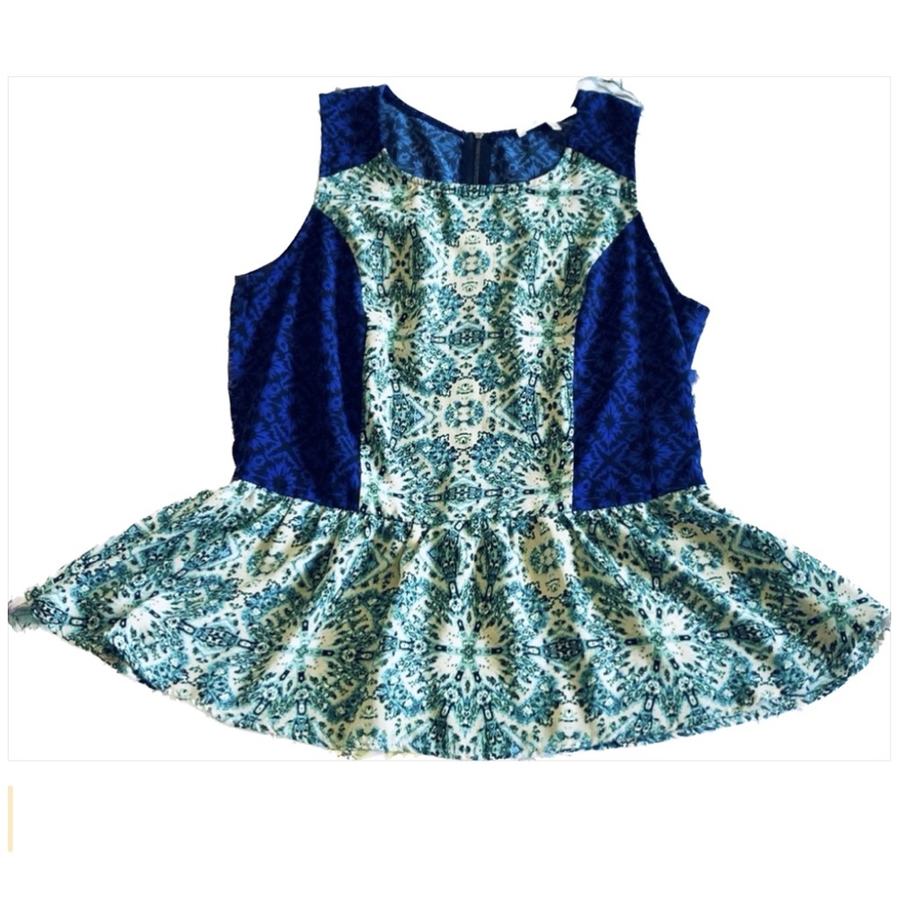 Collective Concepts Printed peplum zip-up back top